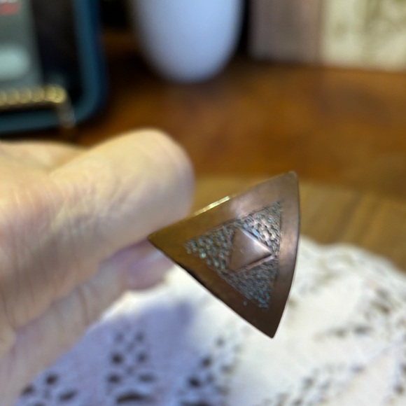 Triangular Copper hat pin - Picture 4 of 6
